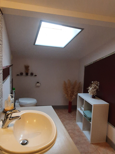 Bathroom 5, Le Relais de la Cure, Vendée