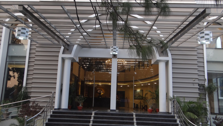 Exterior & Views 2, The Legend Hotel, Kaushambi