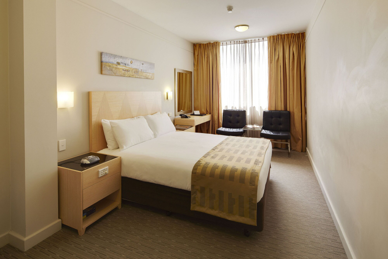 Bedroom 3, Quality Hotel Ambassador Perth, Perth