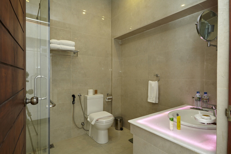 Bathroom 5, Gartons Cape, Habaraduwa