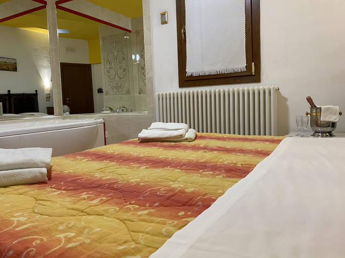 Bedroom 3, Corte Galvana, Ferrara