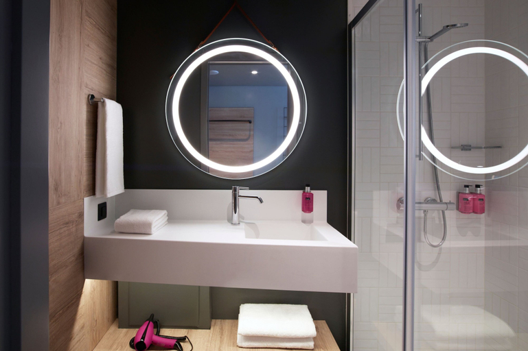 Bathroom 5, Moxy Athens City, Attica