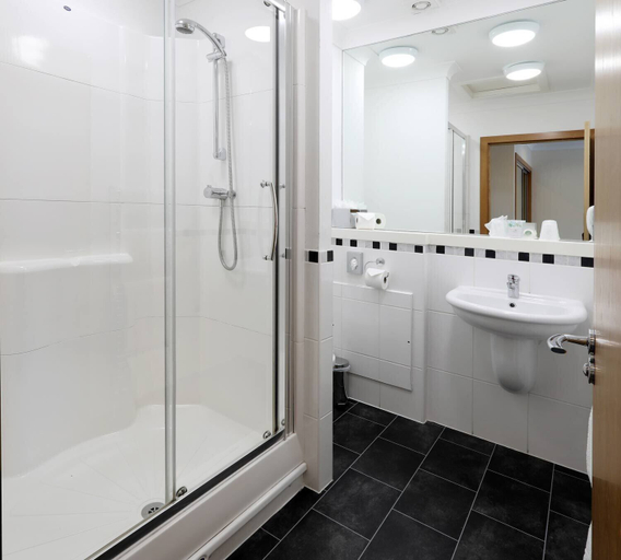 Bathroom 5, Woodland Bay Hotel, South Ayrshire