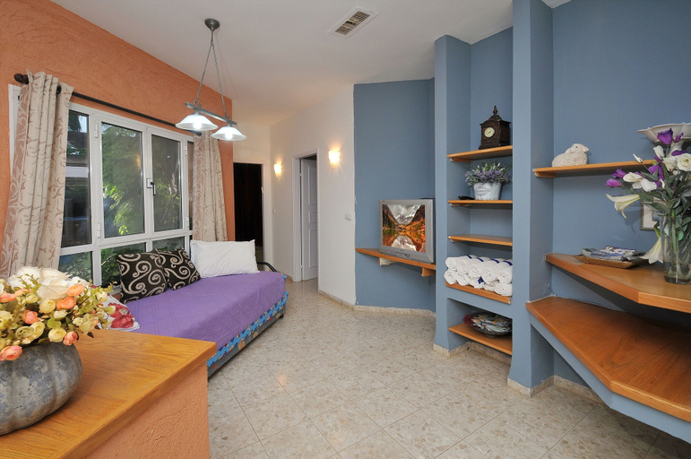 Bedroom 4, Villa & Lode Bat Galil
