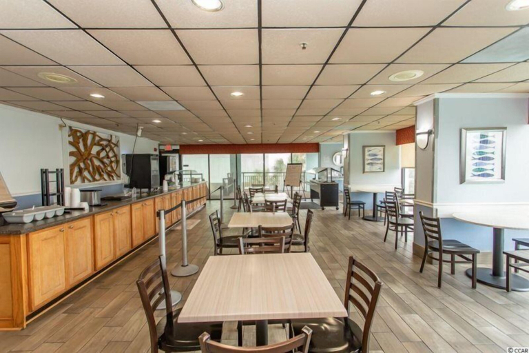 Food & Drinks 5, Monterey Bay by Escape, Horry