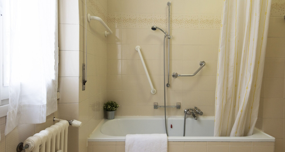 Bathroom 4, JOIVY Welcoming 1BR apt next to Villa Olmo, Como