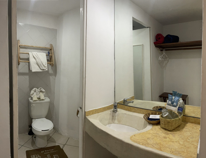 Bathroom, Hotel OaxaCalli, Del Centro