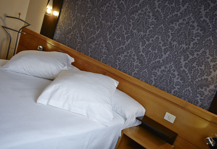 Bedroom 3, Hotel Alfonso IX, Lugo