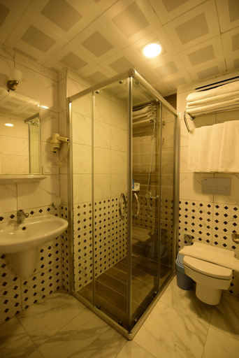Bathroom 5, Narcis Apart Hotel, Alanya