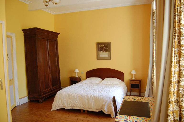 Bedroom 2, Château Le Souley, Gironde