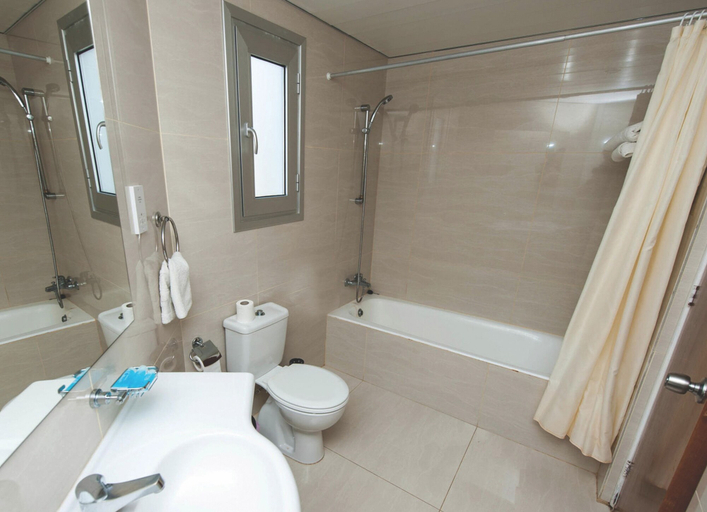 Bathroom, Marlita Beach Hotel Apartments