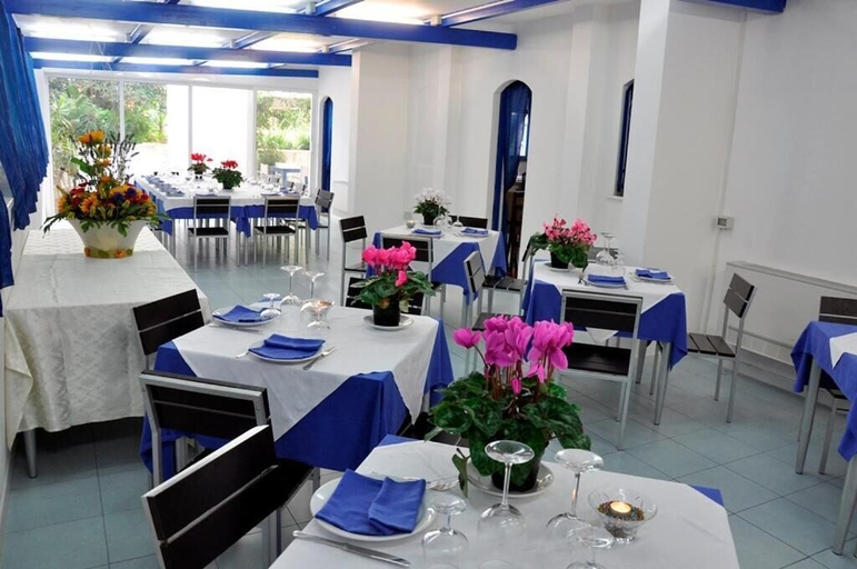 Food & Drinks 5, Hotel Ristorante Meson Feliz, Latina