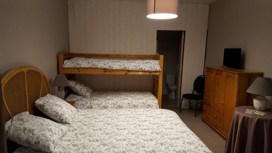 Bedroom 5, Les Cloches de Corneville, Eure