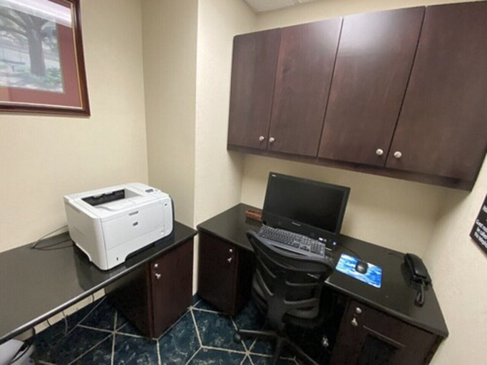 Others 5, Comfort Inn Darien - North Brunswick, McIntosh