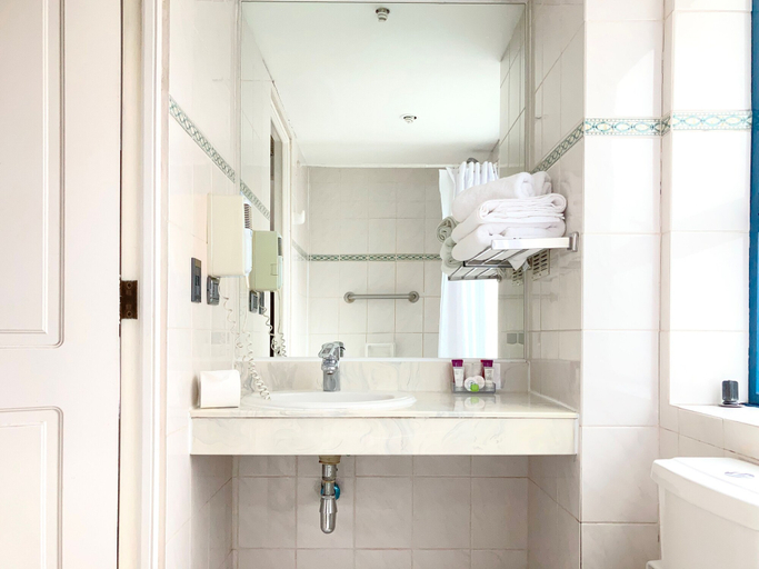 Bathroom 3, Apart Hotel Elite, Santiago