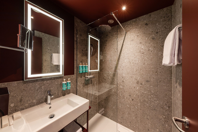 Bathroom 4, Novotel Münster City, Münster