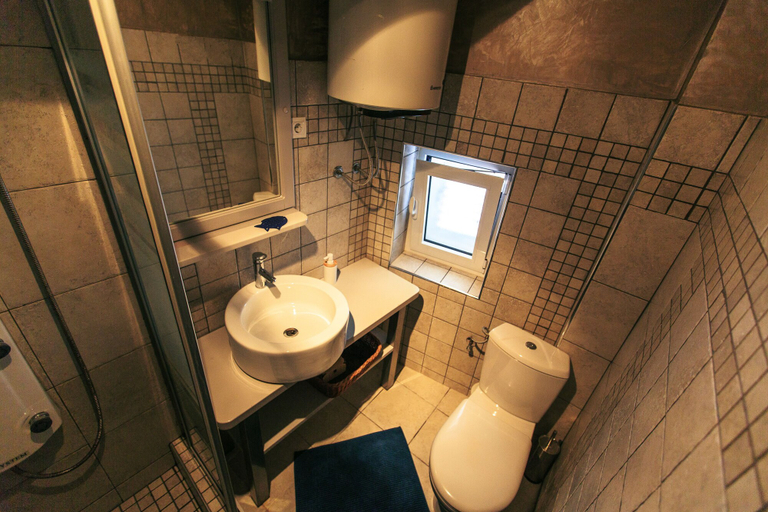 Bathroom 3, Luxury Old Town