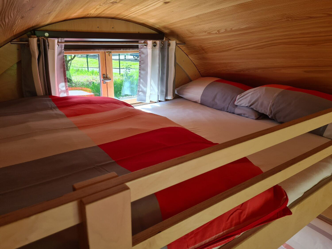 Bedroom 5, Haus der Schmetterlinge, Northeim