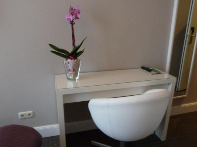 Bathroom 5, Hotel Commodore, Hamburg