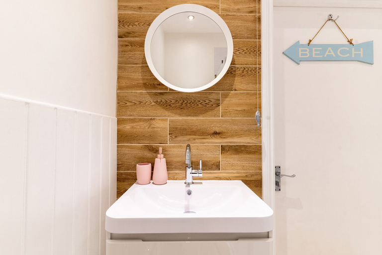 Bathroom 3, Stowaways Loft, North Yorkshire