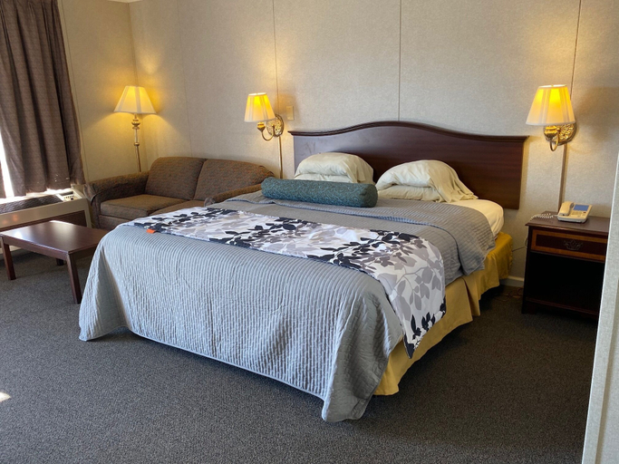 Bedroom 2, Sherwood Motel, Craven