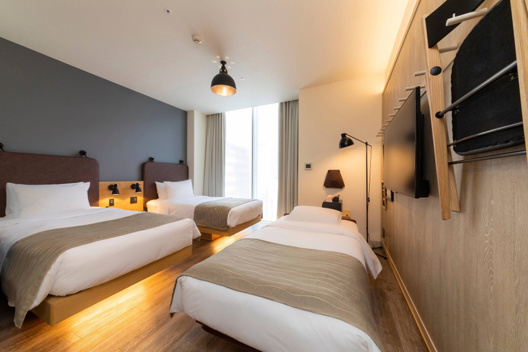 Bedroom 5, Moxy Osaka Honmachi, Osaka
