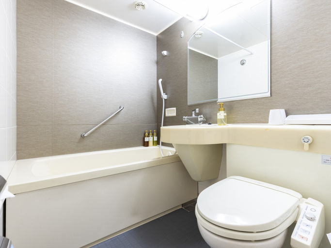 Bathroom 5, Ark Hotel Royal Fukuoka Tenjin, Fukuoka
