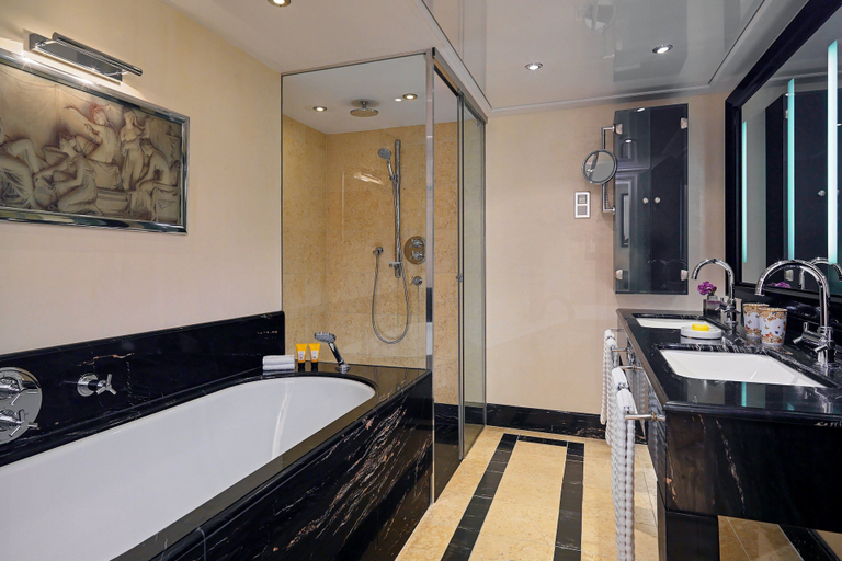 Bathroom 5, The Westin Grand Berlin, Berlin