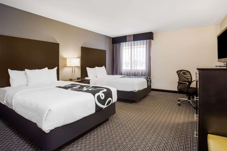 Bedroom 3, La Quinta Inn by Wyndham Oshkosh, Winnebago