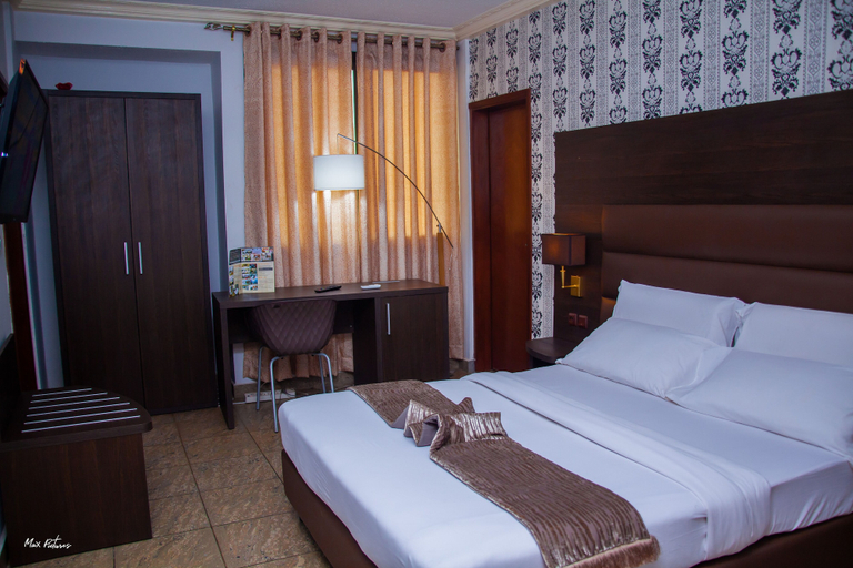 Bedroom 3, New Heaven Hôtel, Mfoundi