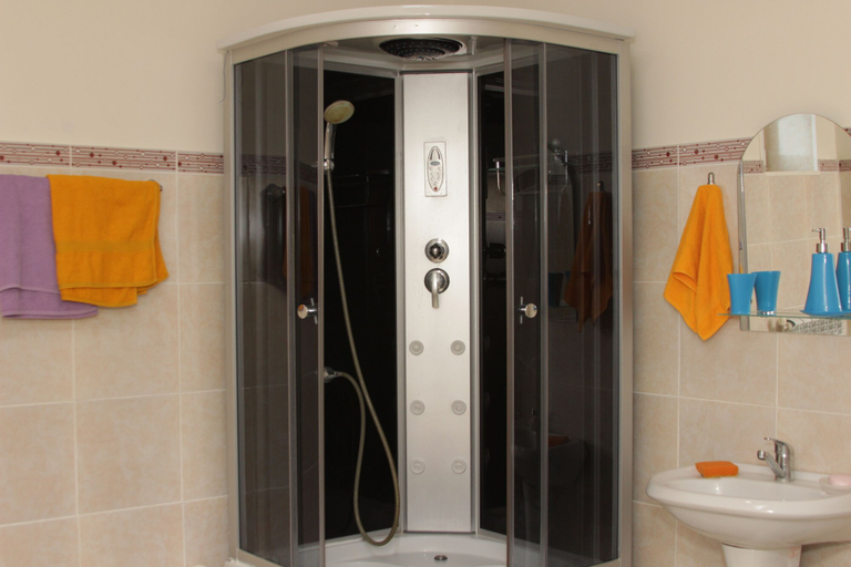 Bathroom 3, Aparthotel Parkoviy, Verkhnyaya Pyshma gorsovet