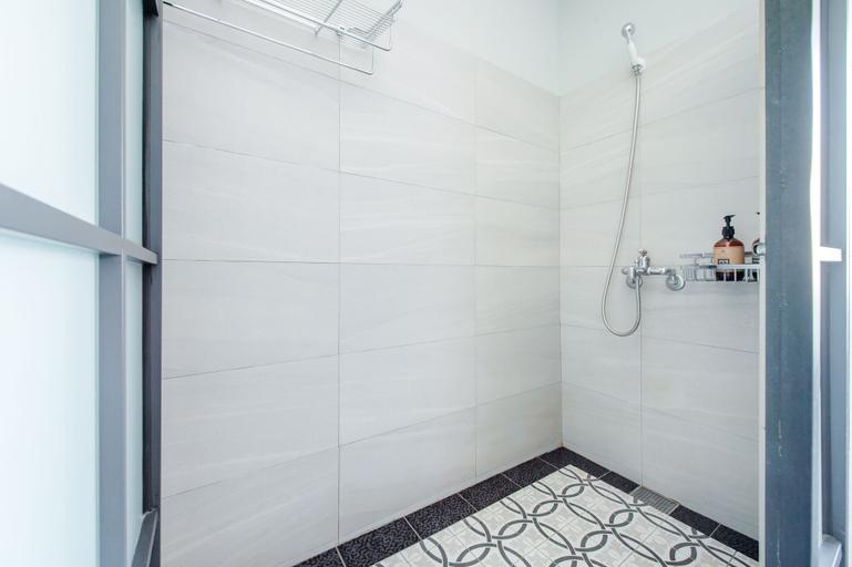 Bathroom 3, DoGoo, Kaohsiung