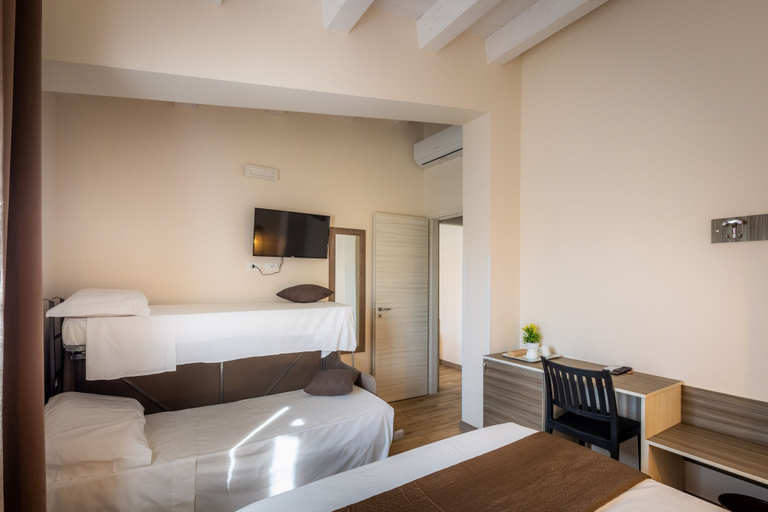 Bedroom 3, Tramonto Ibleo Resort, Syracuse