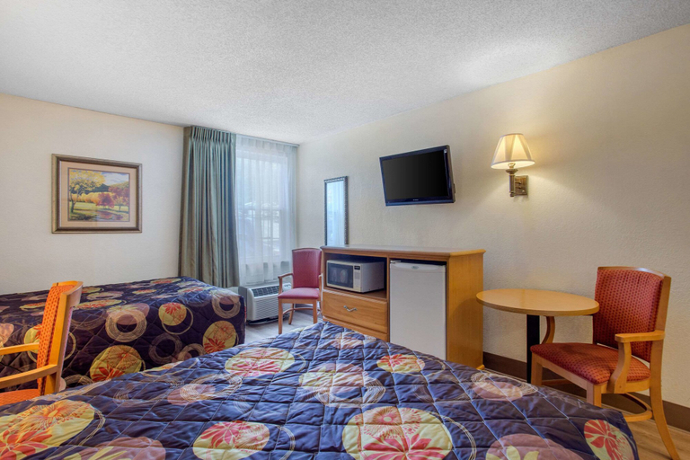 Bedroom 3, Rodeway Inn Asheville, Buncombe