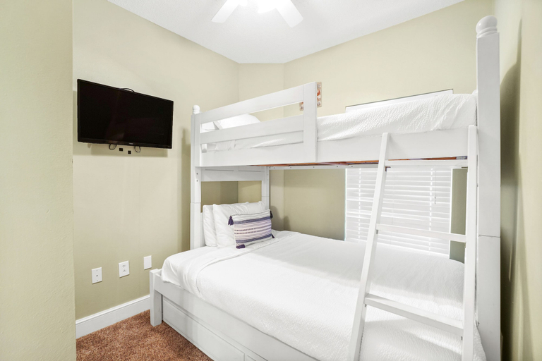 Bedroom 2, Majestic Beach Resort by Panhandle Getaways, Bay