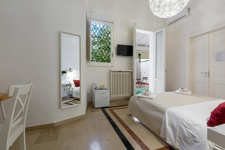 Bedroom 4, 3143 B&b Incentro Comfort Suite - Garden Suite by Barbarhouse, Lecce