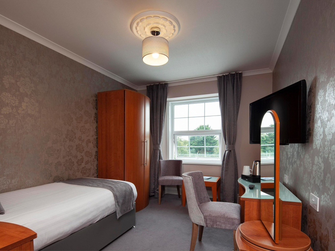 Bedroom 2, Elfordleigh, Devon