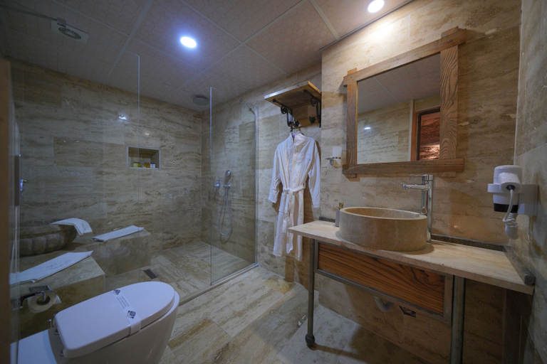Bathroom 5, Göreme Cave Lodge, Nevşehir
