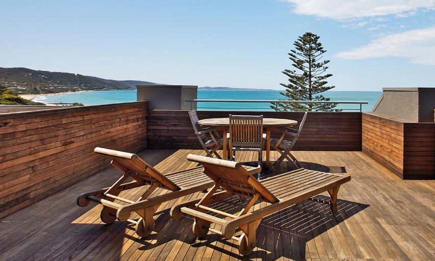 Exterior & Views 1