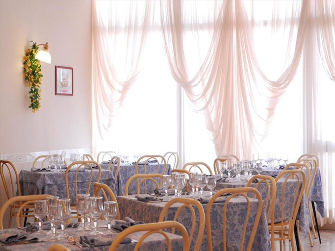 Food & Drinks 5, Hotel veliero, Rimini