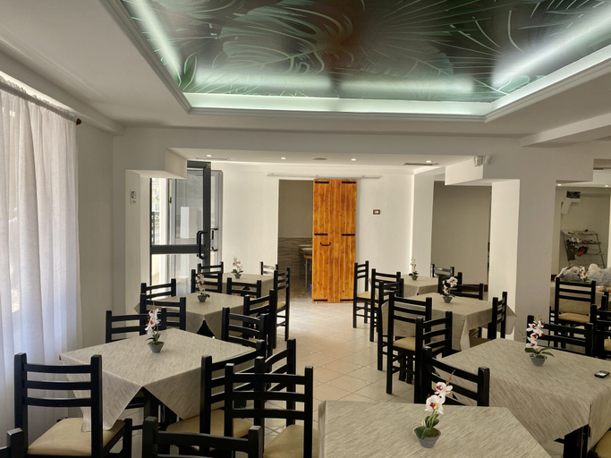 Food & Drinks 4, Hotel Globo, Durrësit