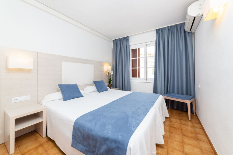Bedroom 4, Apartamentos Casa Vida, Baleares