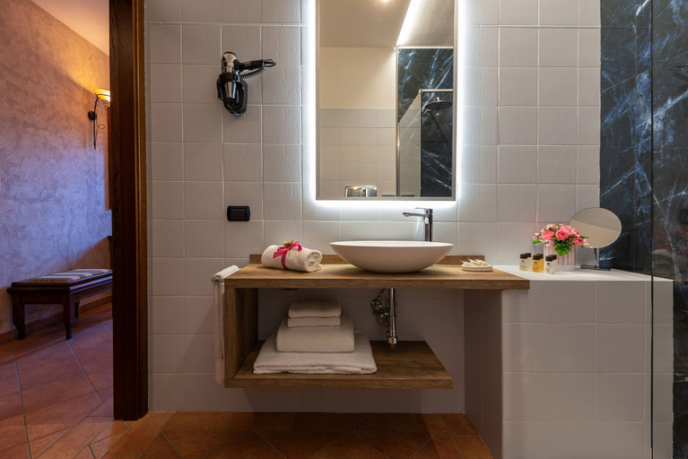 Bathroom 5, Casanova - Panoramic Rooms and Suites, Siena