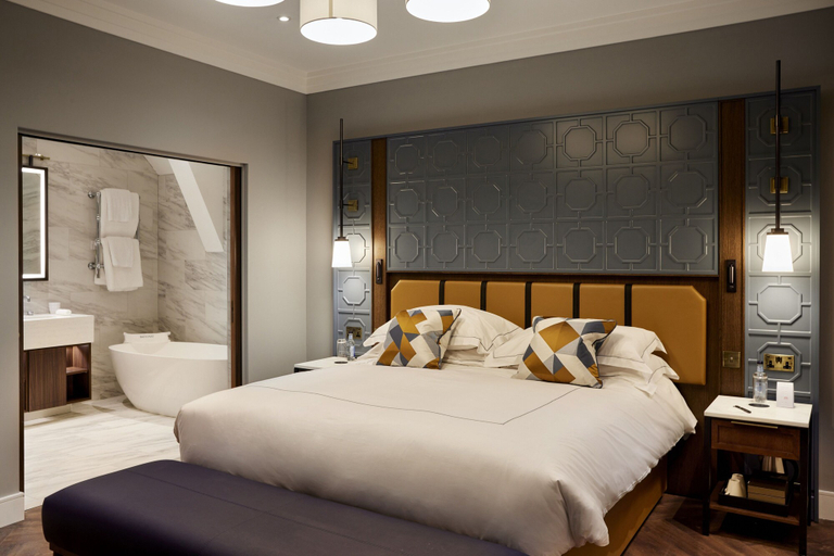 Bedroom 3, The Parkgate Hotel, Cardiff