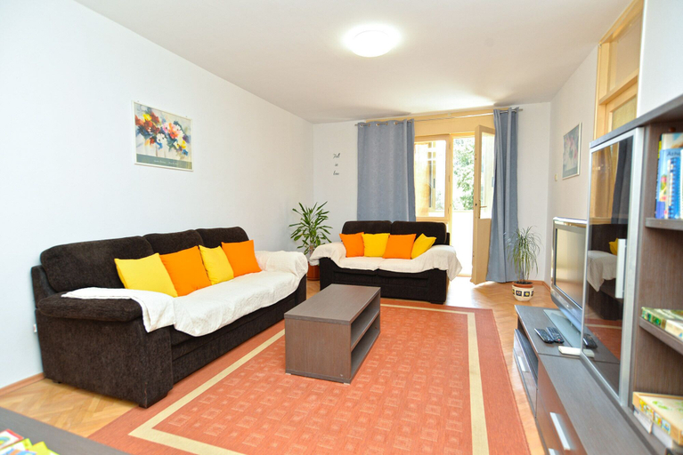 Others 4, Apartment 1905, Pula
