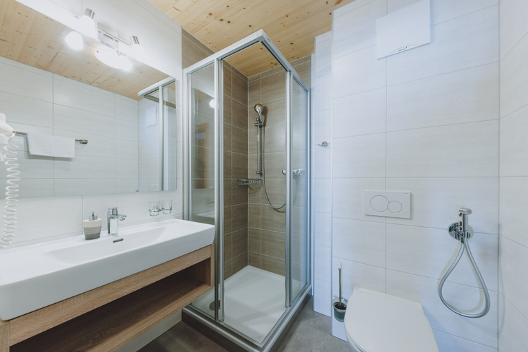 Bathroom 3, Appartements Sulzer by we rent, Zell am See