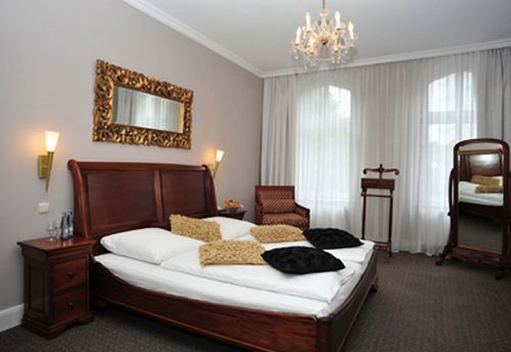 Bedroom 4, Hotel Commodore, Hamburg