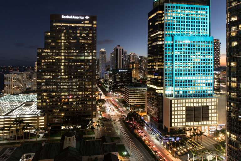 Exterior & Views 17