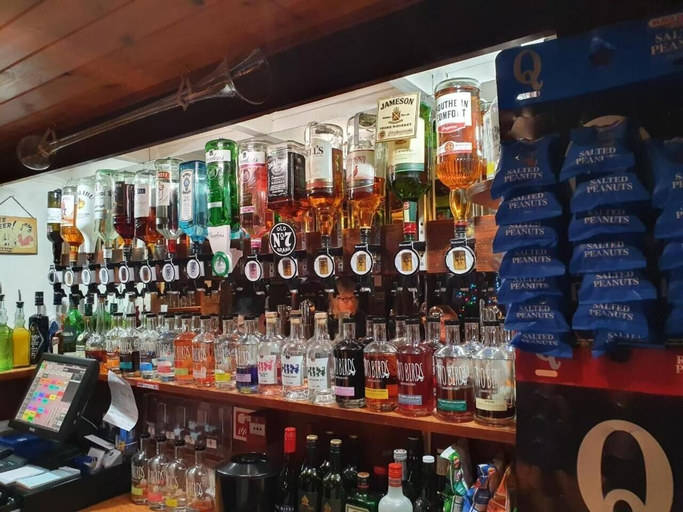 Food & Drinks 4, Castle Inn, Powys