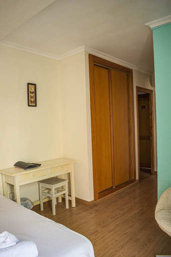 Bedroom 2, Hotel Marbel Cala Ratjada, Baleares